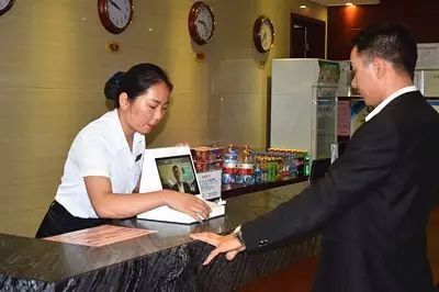 鄭州華筵商務(wù)酒店崗位技能大賽圓滿落幕，人臉身份證識(shí)別實(shí)操成亮點(diǎn)